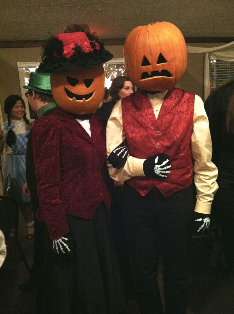 Planning a Couple’s Halloween Costume: The Art of Collaboration